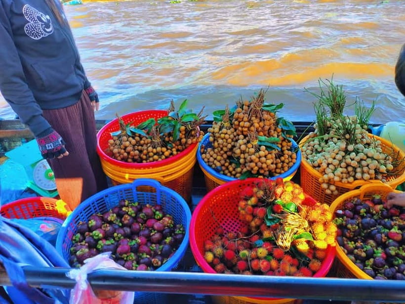 Ho Chi Minh: Group Cai Rang Floating Market 1 Day Tour - Son Islet: community life, fish farm calm, and the koi foot massage