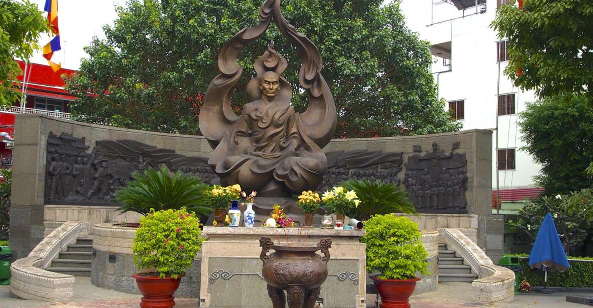 Ho Chi Minh: Historical City Scooter Tour - Notre Dame Cathedral to Saigon Central Post Office