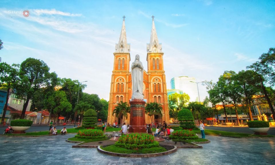 Ho Chi Minh: Historical City Scooter Tour - The flower market that runs almost 24 hours