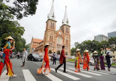 Ho Chi Minh: Private Full-Day Highlights & Bitexco Skydeck - War Remnants Museum: Start With the Real Story