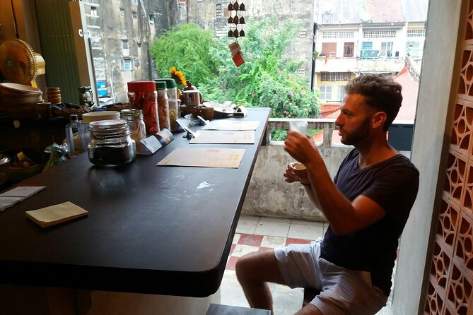 Ho Chi Minh - Vietnamese Vegan Food Experience By Scooter - Pickup, open-face helmet, and the “between bites” rhythm