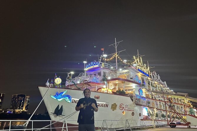 Indochina Queen Dinner Cruise on Saigon River - Crew Service and Organization: where the cruise wins