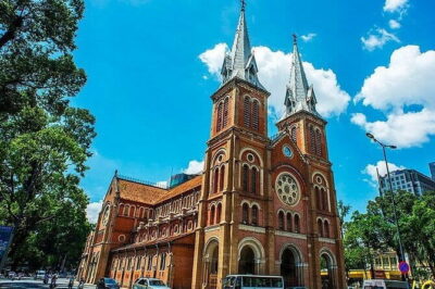 Jeep tour Sai Gon Private half day culture and history tour - Landmark 81, Bitexco views, and a temple that explains how people worship