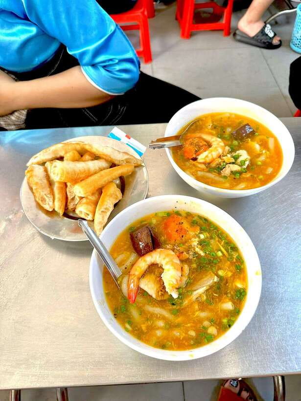 KISSTOUR | Motorbike Food Tour Female Drivers in Ho Chi Minh - Saigon by Scooter: Why the All-Female Ride Format Feels Different