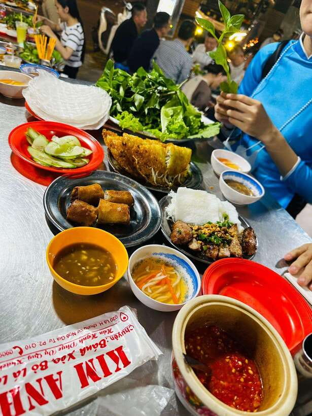 KISSTOUR | Motorbike Food Tour Female Drivers in Ho Chi Minh - Three Restaurants, With Sight-Seeing Breaks Built In