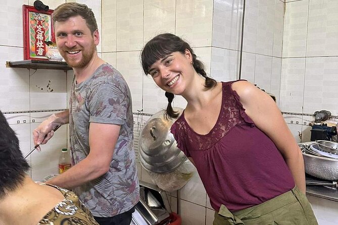 Local Cooking Class At Auntie's Home - Stop 2: the wet market at Đường Hậu Giang and the art of choosing ingredients