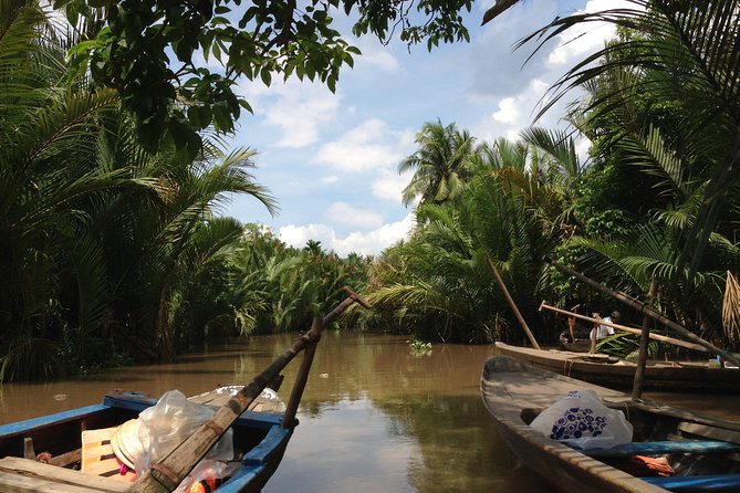 Private - An Authentic Mekong Local Version - Day Tour - Lunch at a beachside Vietnamese restaurant: included, practical, and not an afterthought