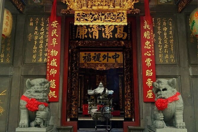 Private China Town Walking Tour in Ho Chi Minh City - Ong Bon Pagoda: Spot the Sky God and Learn the Design Differences