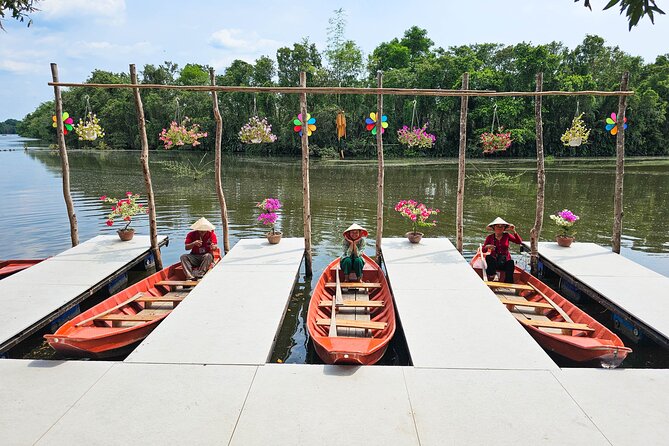 Private Full Day Mekong Delta Tour to Dong Thap Muoi Wetlands - Dragon fruit in acidic soil: food production you can taste