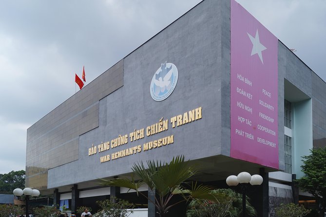 Private Ho Chi Minh City Discovery Full-Day Guided Tour - Morning and early highlights: colonial landmarks you can actually place