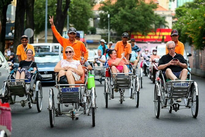 Private Ho Chi Minh City Tour from Port & Vietnamese Egg Coffee - Ben Thanh Market: souvenirs without turning the day into chaos