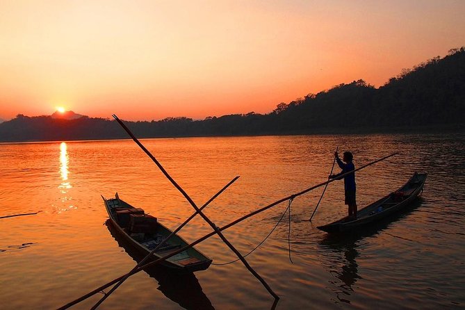 PRIVATE Luxury Sunset Mekong Afternoon trip from HCM city - Ben Luc Village bike ride through farms and fields