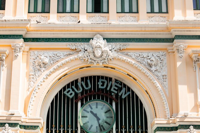 Private Photography Tour & Ho Chi Minh City Exploration By Local - How the Photographer Handles Real-Life Situations