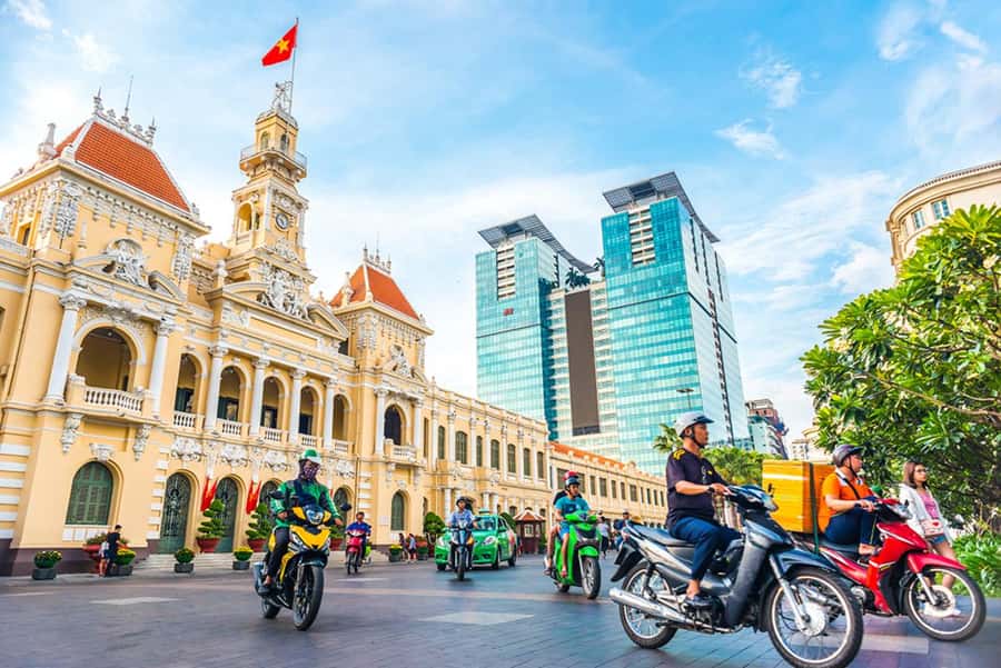 Private Saigon Highlights Tour by Car – Flexible Half Day - Stop 1: Independence Palace and the Story in Its Rooms