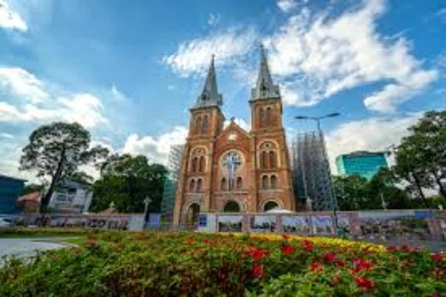 Private Saigon Highlights Tour by Car – Flexible Half Day - Stop 4: Jade Emperor Pagoda (Phuoc Hai Temple) and Taoist Traditions