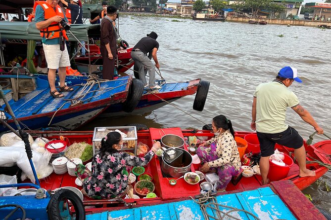 Private Scooter Street Food Tour in Saigon with 11 Tastings - Bánh xèo and bánh khọt: crispy pancakes with shrimp, pork, and bean sprouts