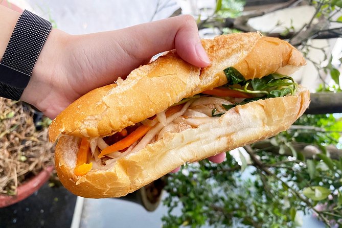 Private Street Food Tour by Scooter in Ho Chi Minh City - Stop 4: Local pub time—pairing a ride with a drink