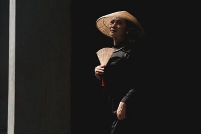 Private Sunrise Photography Tour - Down in Chinatown - Stop 1: Quan Am Pagoda and the first portrait opportunities
