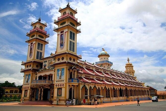Private Tour: Cu Chi Tunnels and Cao Dai Temple - Cu Chi Tunnels: history you can feel in your knees