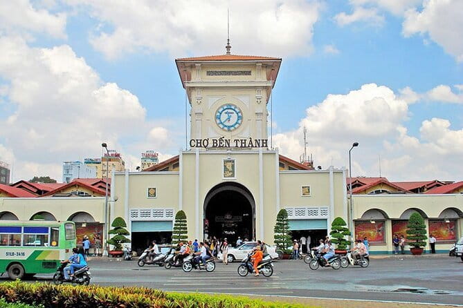 Sai Gon City Tour and Dinner On Cruise Half Day - A Saigon River dinner cruise is an easy upgrade from a regular meal