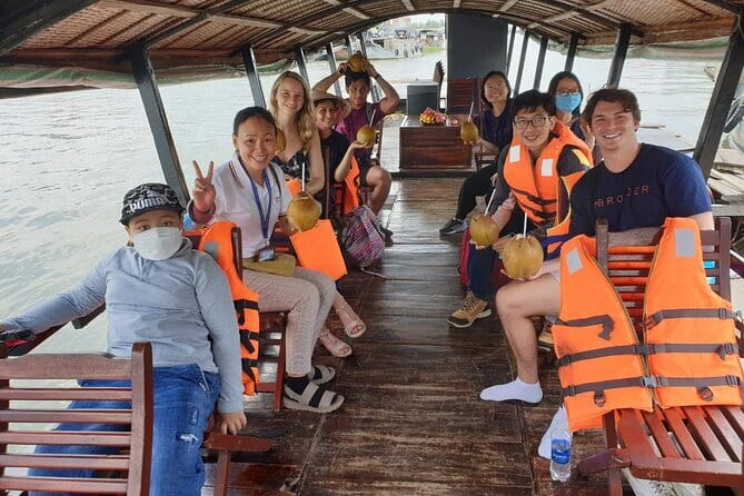 Sai Gon City Tour and Dinner On Cruise Half Day - Two hours on the Saigon River: dinner, cool air, and music with a view