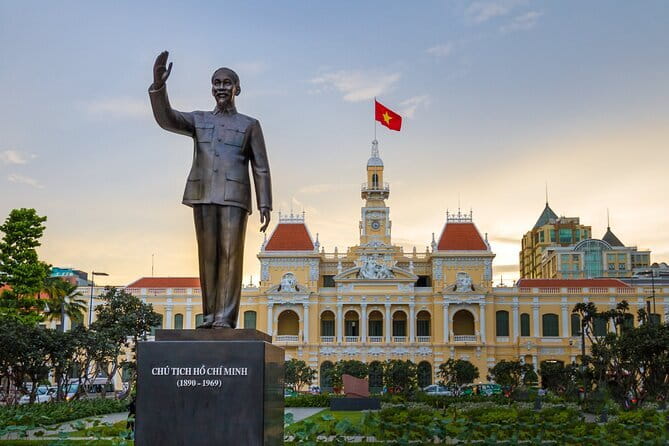 Sai Gon City Tour and Dinner On Cruise Half Day - Getting started at 203 Đề Thám, District 1 (and why small groups help)