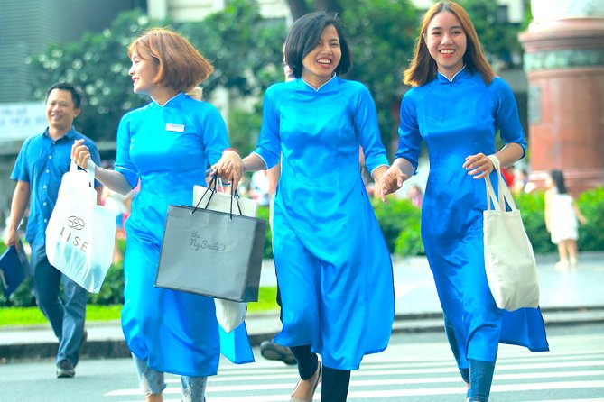 Saigon Half Day Shopping Tour by Motorbikes - KissTour - Motorbike shopping in Ho Chi Minh City: the format that matters
