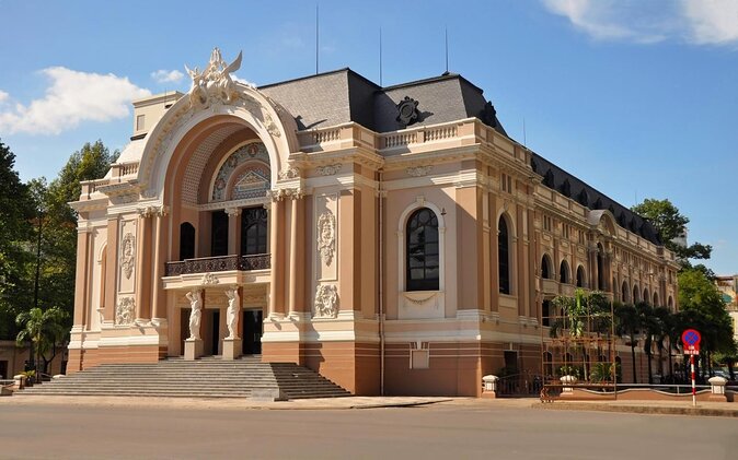 Saigon in a Day: Ho Chi Minh City Sightseeing and Night Food Tour - Morning Pickup and Tao Dan Park: Watching Saigon’s Daily Routine