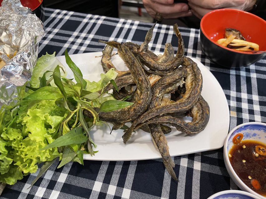 Saigon: Night Craft Beer And Street Food Tour By Vespa - Craft Beer Pub Tasting: Tropical Fruit Flavors and Strange Names