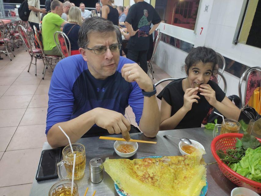 Saigon: Night Sightseeing And Street Food Tour By Vespa - District Hopping: Chinatown Banh Xeo and That Crispy Bread in District 4