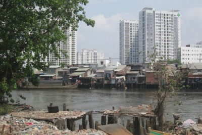 Saigon Slum tour, Chillspots tour by scooter | Female driver - The route: luxury orientation first, then the slums
