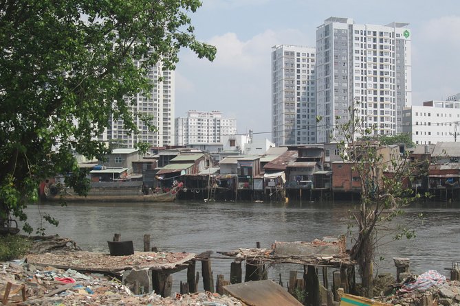 Saigon Slum tour, Chillspots tour by scooter | Female driver - The route: luxury orientation first, then the slums