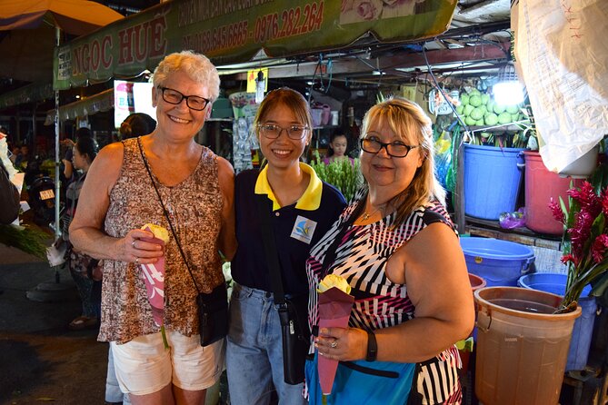 Saigon Street Food By Night - Foodie City Private Tour With Local Guide - The Menu You’ll Actually Eat: From Banh Xeo to Dau Hu Da