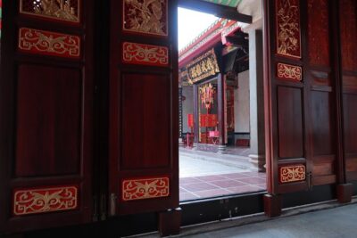 Saigoncholon - Starting at Ben Thanh: easy logistics, less stress