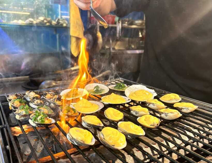 Secret walking Food Tour Ho Chi Minh City - Herbal Juices, Small Sips, Big Local Flavor