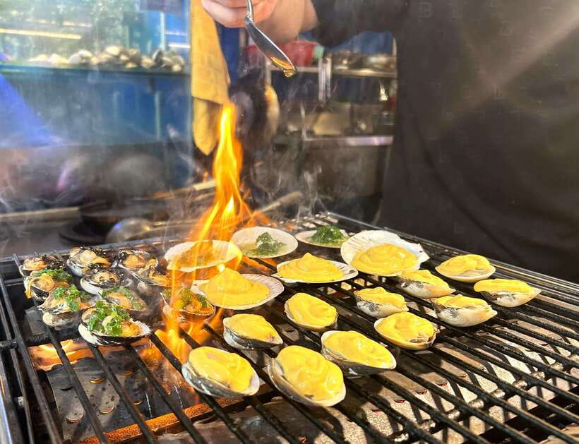 Secret walking Food Tour Ho Chi Minh City - The First Big Win: Bánh Xèo and the Rolling Lesson