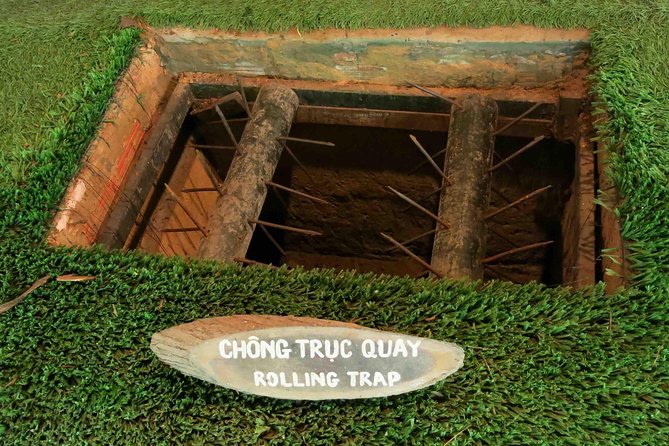 Small-group Saigon City & Cu Chi Tunnels Day Trip - Emperor Jade Pagoda and the lacquerware stop: culture beyond the war