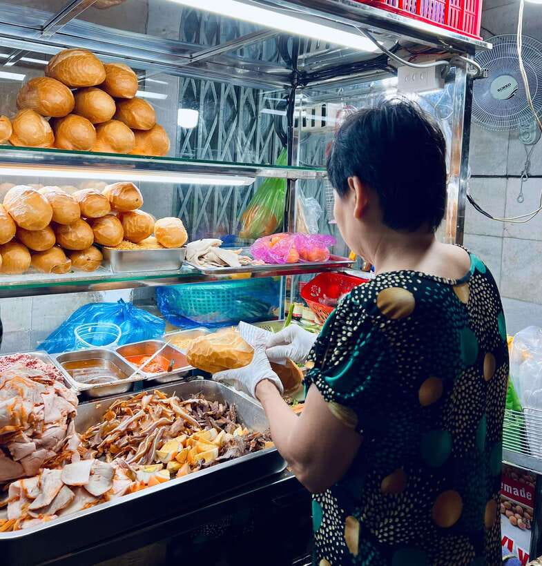 Street Food Walking Tour with a Cooking Instructor - Should You Book This Street Food Walk?
