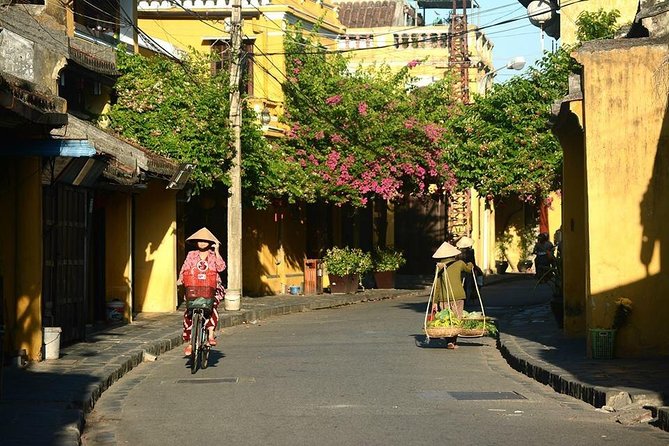 Vietnam Tour from the South to the North in 10 Days 9 Nights - Ho Chi Minh City: landing, orientation, then straight to the stories