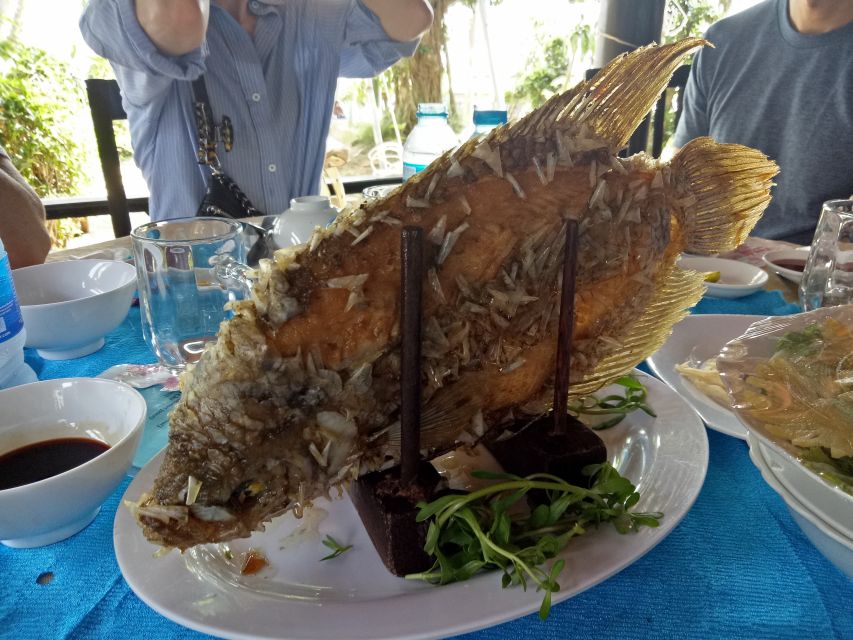 VIP Tour Authentic Mekong Delta & Local pagoda by SpeedBoat - Local market timing: why the market stop works in the flow