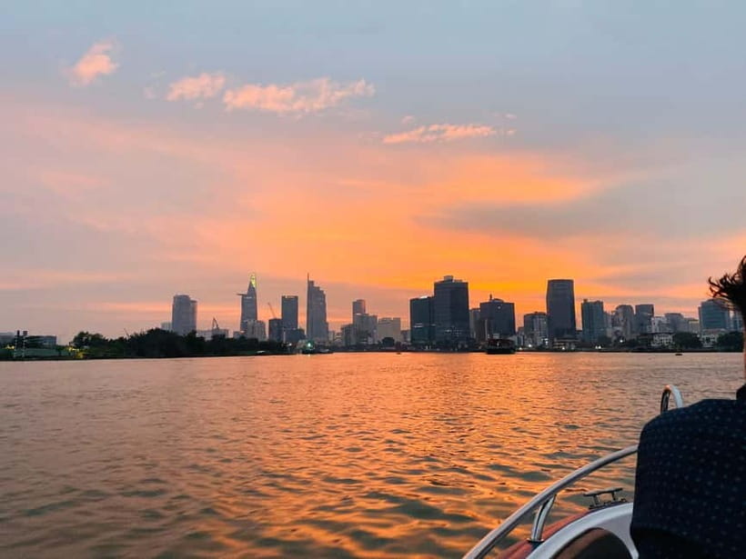 VIP Tour Enjoy Romantic Sunset by Speed Boat Free Cocktail - Want gifts or a proposal moment? Ask, and they’ll help