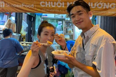 Walking Food Tour in HCM: 10 Must- Try Local Dishes & Hidden Gems - Beyond the Main Sights: Older Apartments, Flower Markets, and Cholon